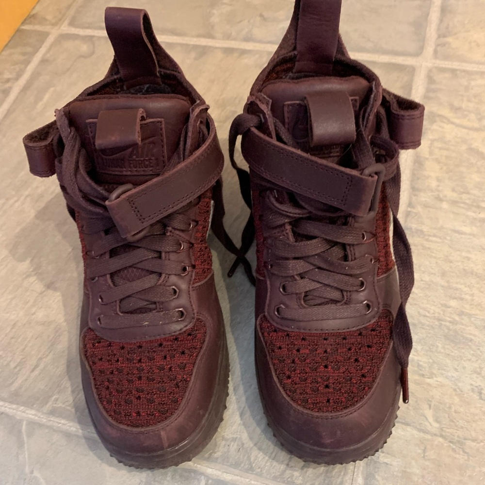 Nike womens lunar force 1 flyknit high top runners
